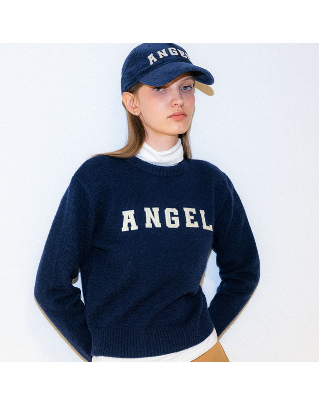 제너럴아이디어 제너럴 아이디어 UNISEX 엔젤 레터링 와펜 풀오버 [NAVY] / SBC4U05017 착용컷