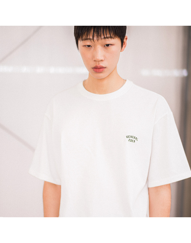 제너럴아이디어 제너럴 아이디어 UNISEX 쿨링 로고 반팔 티셔츠 [WHITE] / SBD1U01001-MAN 착용컷