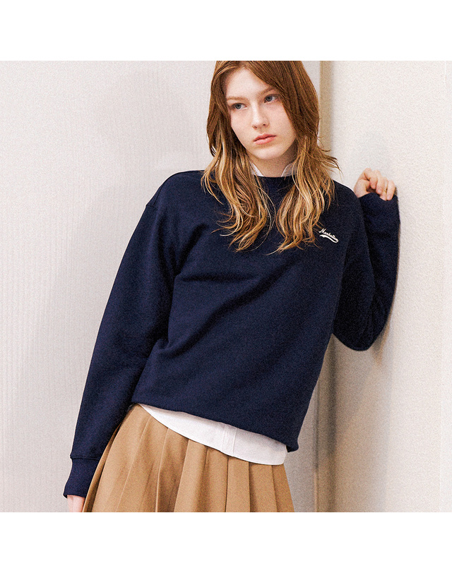 제너럴아이디어 제너럴 아이디어 UNISEX 맨하탄 코지 맨투맨 [NAVY] / SBD1U02009-WOMAN 착용컷