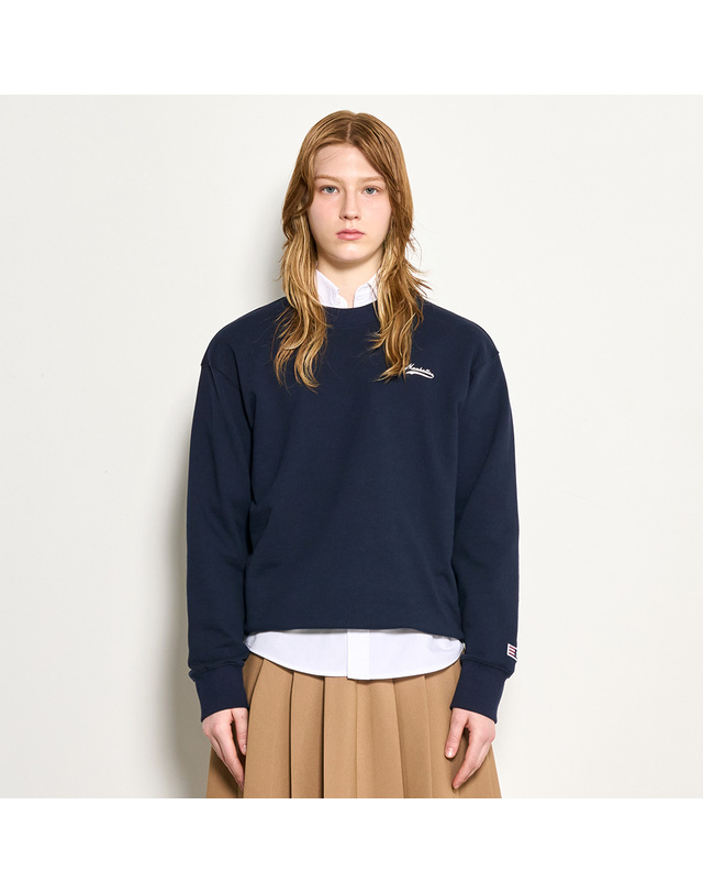 제너럴아이디어 제너럴 아이디어 UNISEX 맨하탄 코지 맨투맨 [NAVY] / SBD1U02009-WOMAN 착용컷