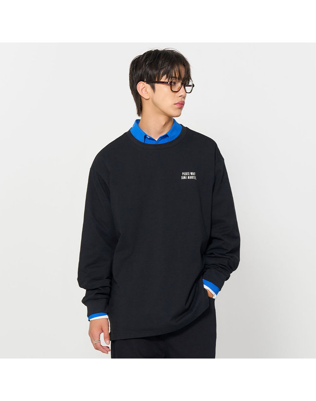 제너럴아이디어 제너럴 아이디어 UNISEX 포스트맨 롱 슬리브 티 [BLACK] / SBD3U01005-MAN 착용컷