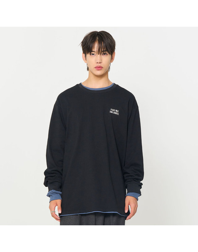 제너럴아이디어 제너럴 아이디어 UNISEX 포스트맨 롱 슬리브 티 [BLACK] / SBD3U01005-MAN 착용컷