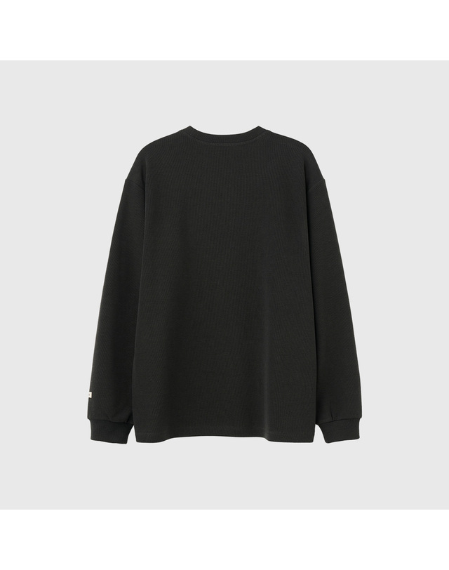 제너럴아이디어 제너럴 아이디어 UNISEX 베이직 사카리바 롱 슬리브 티 [CHARCOAL] / SBD3U01007-MAN 착용컷