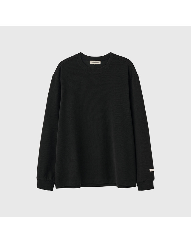 제너럴아이디어 제너럴 아이디어 UNISEX 베이직 사카리바 롱 슬리브 티 [BLACK] / SBD3U01007-WOMAN 착용컷