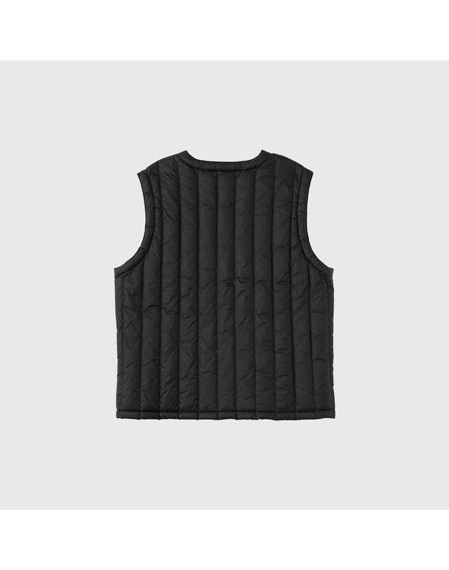 제너럴아이디어 제너럴 아이디어 UNISEX 베이직 덕다운 베스트 [BLACK] / SBD3U08004-MAN 착용컷