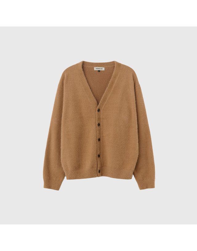 제너럴아이디어 제너럴 아이디어 UNISEX 헤어리 브이넥 가디건 [BEIGE] / SBD4U04010-WOMAN 착용컷