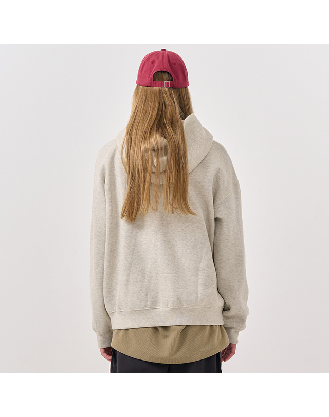 제너럴아이디어 제너럴 아이디어 UNISEX 리틀 애니멀 오버핏 기모 후드티 [OATMEAL] / SBD4U02014-WOMAN 착용컷