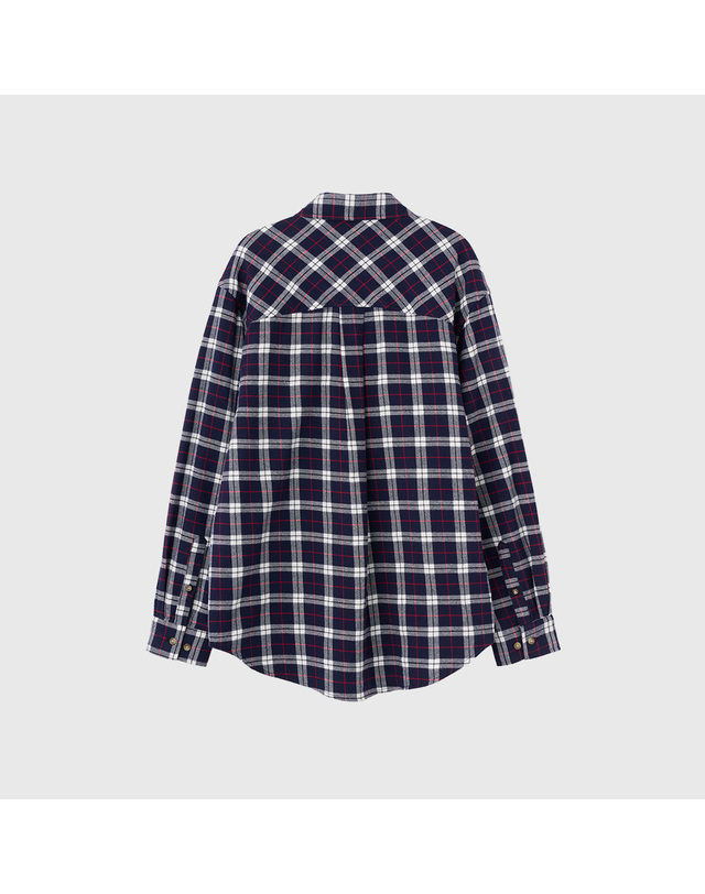 제너럴아이디어 제너럴 아이디어 UNISEX 스탠다드 타탄체크 셔츠 [NAVY] / SBD3U03003-MAN 착용컷