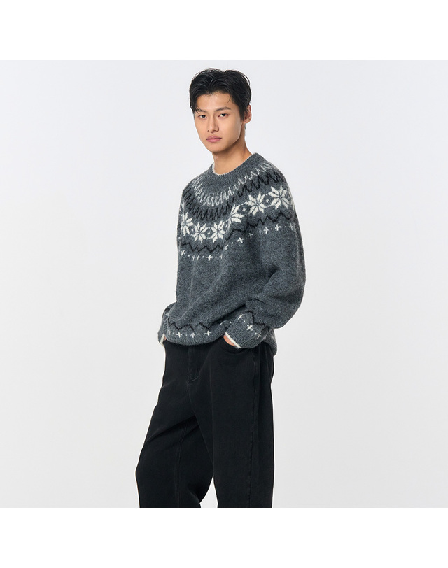 제너럴아이디어 제너럴 아이디어 UNISEX 울 스노우 노르딕 풀오버 [CHARCOAL] / SBD4U05022-MAN 착용컷