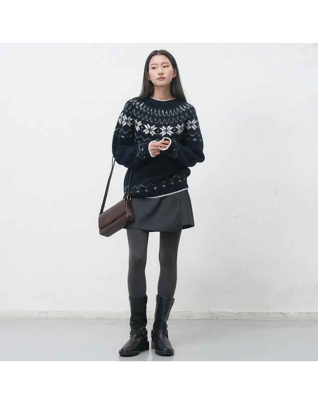 제너럴아이디어 제너럴 아이디어 UNISEX 울 스노우 노르딕 풀오버 [4COL] / SBD4U05022-WOMAN 착용컷
