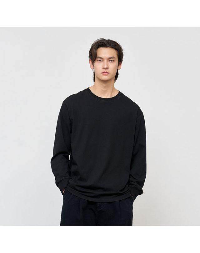 제너럴아이디어 제너럴 아이디어 UNISEX 쿨링 롱 슬리브 티 [3COL] / SBE1U01004-MAN 착용컷