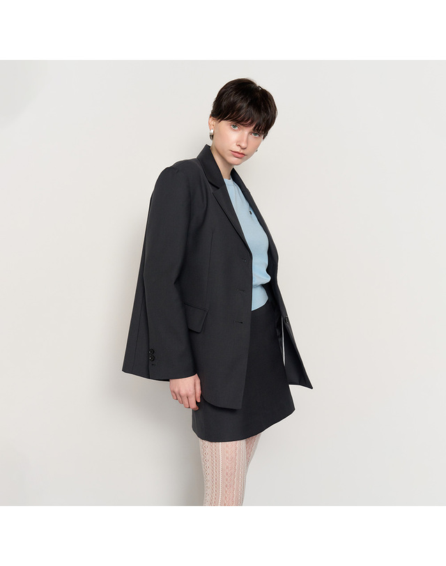 제너럴아이디어 제너럴 아이디어 WOMAN 테일러드 루즈핏 자켓 [2COL] / WBE1L55530 착용컷