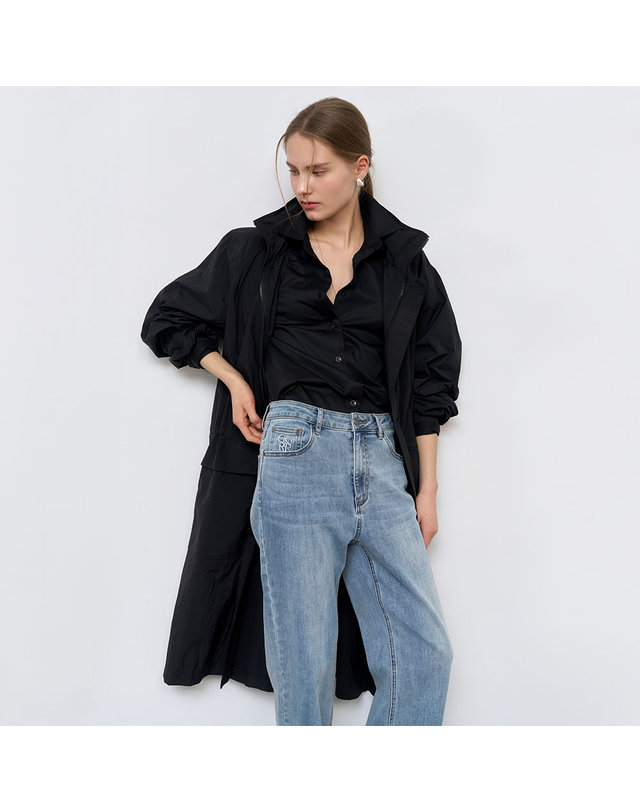 제너럴아이디어 제너럴 아이디어 UNISEX 유틸리티 롱 사파리 점퍼 [BLACK] / SBE1U07003-WOMAN 착용컷