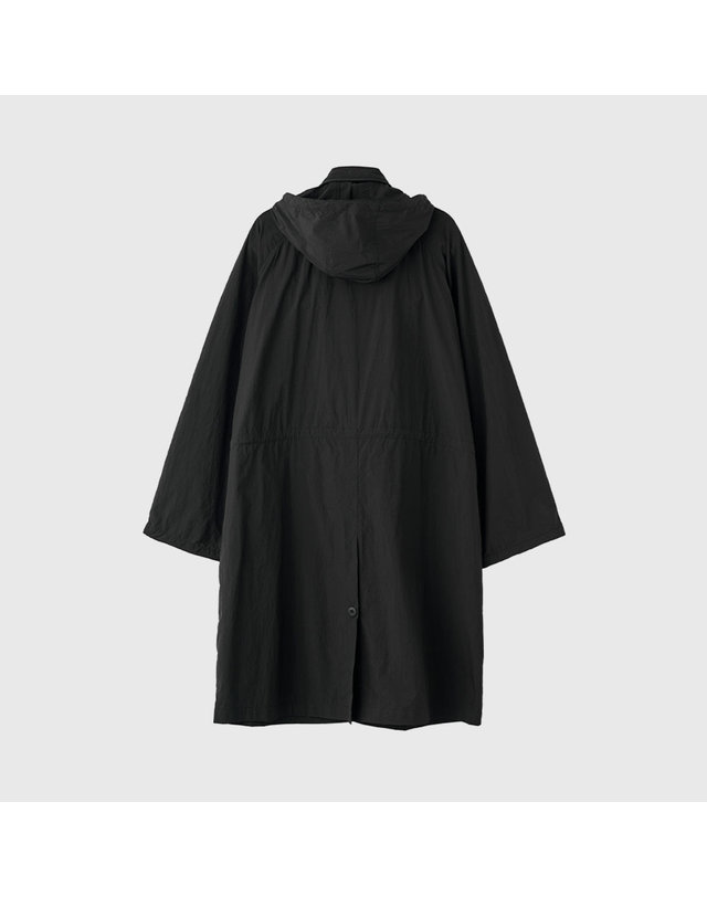 제너럴아이디어 제너럴 아이디어 UNISEX 유틸리티 롱 사파리 점퍼 [BLACK] / SBE1U07003-WOMAN 착용컷
