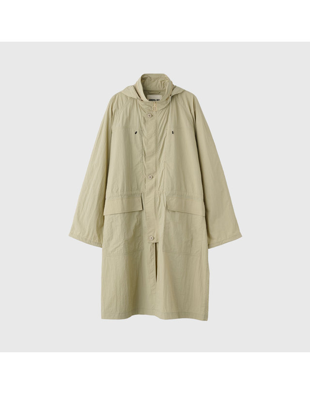 제너럴아이디어 제너럴 아이디어 UNISEX 유틸리티 롱 사파리 점퍼 [BEIGE] / SBE1U07003-WOMAN 착용컷