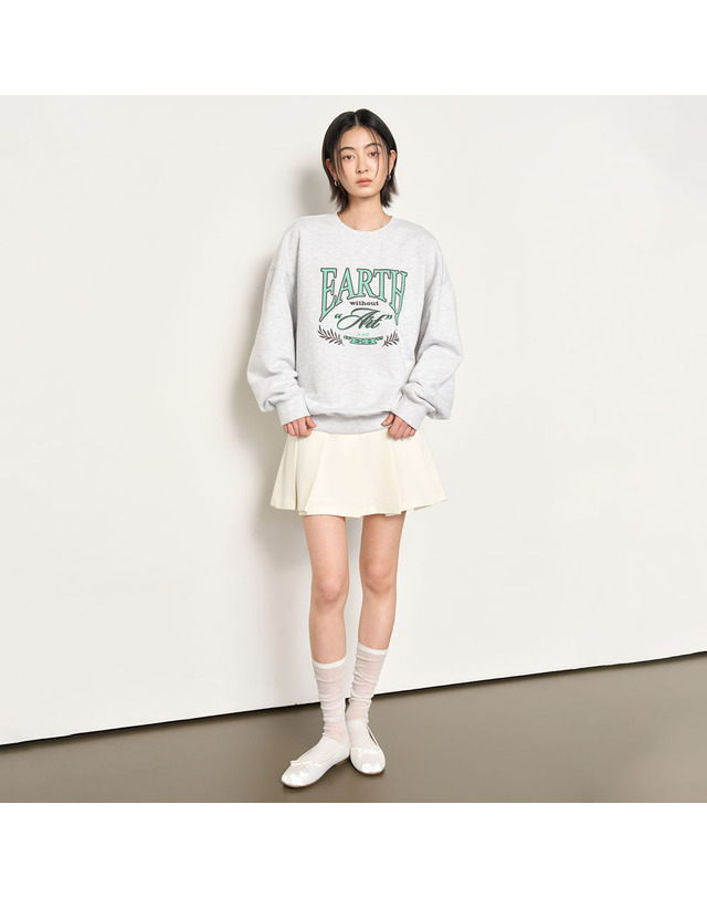 제너럴아이디어 제너럴 아이디어 UNISEX 어스 루즈핏 맨투맨 [WHITE MELANGE GREY] / SBE1U02010-WOMAN 착용컷