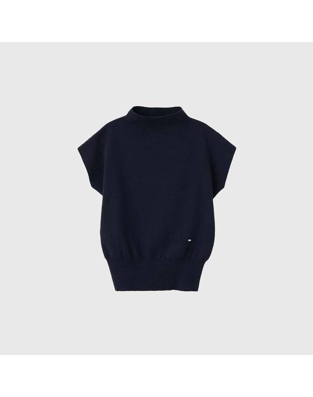 제너럴아이디어 제너럴 아이디어 WOMAN 캡 슬리브 하프넥 베스트 [NAVY] / GF7LKV519 착용컷
