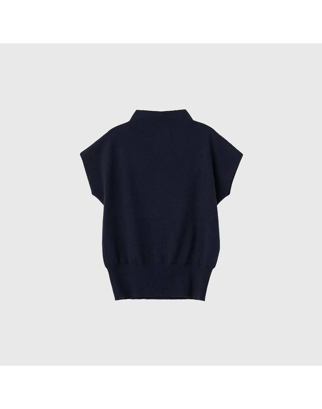 제너럴아이디어 제너럴 아이디어 WOMAN 캡 슬리브 하프넥 베스트 [NAVY] / GF7LKV519 착용컷