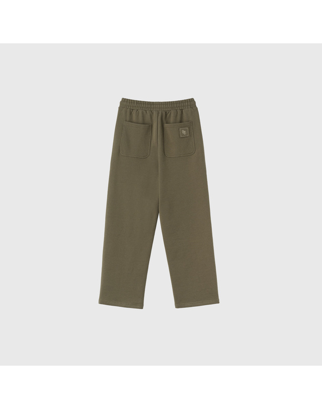 제너럴아이디어 제너럴 아이디어 UNISEX 코튼 로고 와이드 밴딩 팬츠 [KHAKI] / SBE3U52003-MAN 착용컷