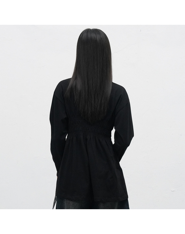 제너럴아이디어 제너럴 아이디어 WOMAN 예스터데이 스모킹 셔링 티셔츠 [BLACK] / WBE3L01511 착용컷