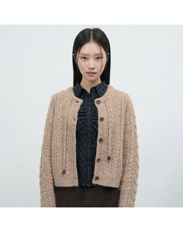제너럴아이디어 제너럴 아이디어 WOMAN 벌룬 헤어리 케이블 가디건 [3COL] / WBE4L04536 착용컷