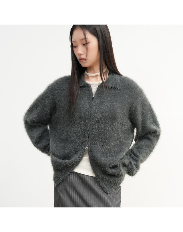 제너럴아이디어 제너럴 아이디어 UNISEX 헤어리 집업 카라 가디건 [2COL] / SBE4U04009-WOMAN 착용컷