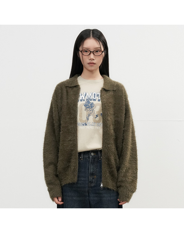 제너럴아이디어 제너럴 아이디어 UNISEX 헤어리 집업 카라 가디건 [KHAKI] / SBE4U04009-WOMAN 착용컷