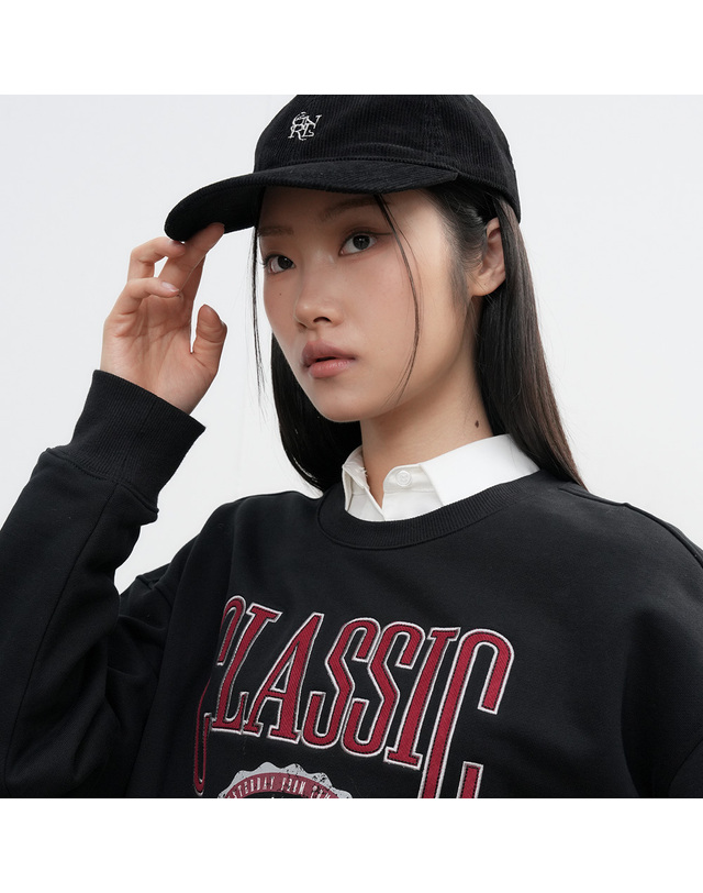 제너럴아이디어 제너럴 아이디어 UNISEX 코듀로이 GNRL 로고 볼캡 [BLACK] / SBE3U91005-WOMAN 착용컷