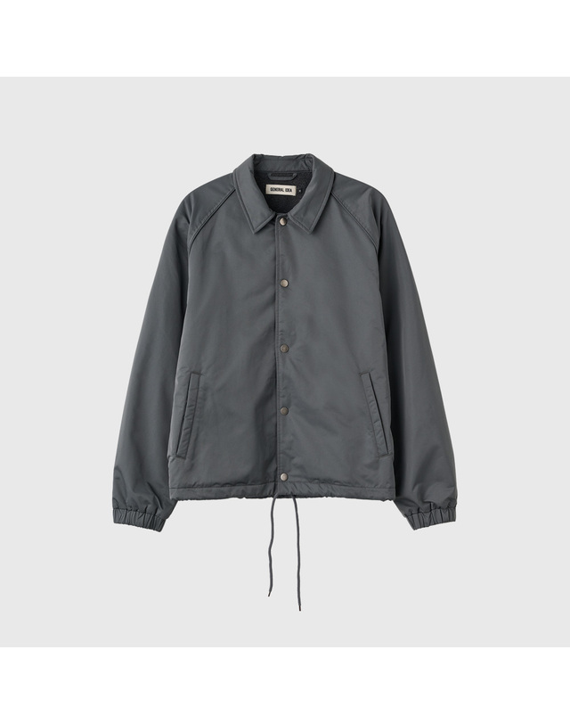 제너럴아이디어 제너럴 아이디어 UNISEX 플리스 라이닝 코치 자켓 [CHARCOAL] / SBE3U07005-MAN 착용컷