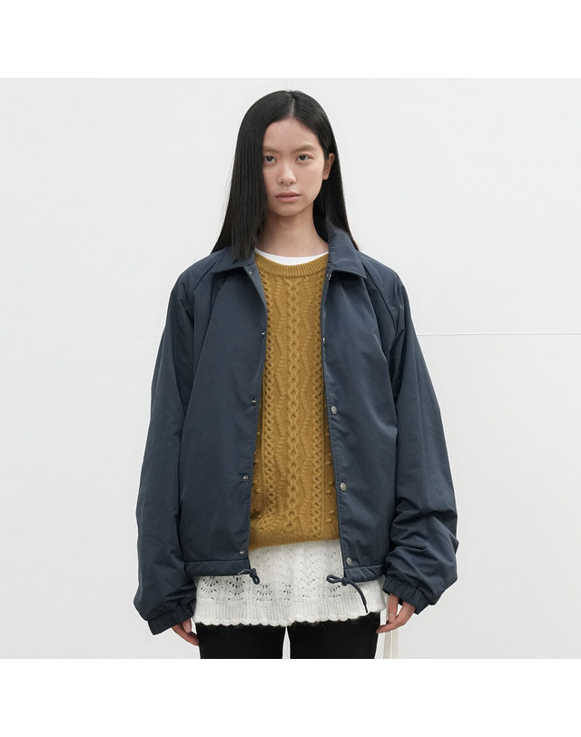 제너럴아이디어 제너럴 아이디어 UNISEX 플리스 라이닝 코치 자켓 [NAVY] / SBE3U07005-WOMAN 착용컷