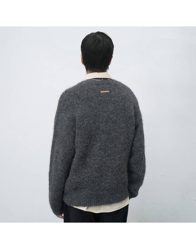 제너럴아이디어 제너럴 아이디어 MAN 울 블랜드 헤어리 루즈핏 가디건 [CHARCOAL] / SBE4M04012 착용컷