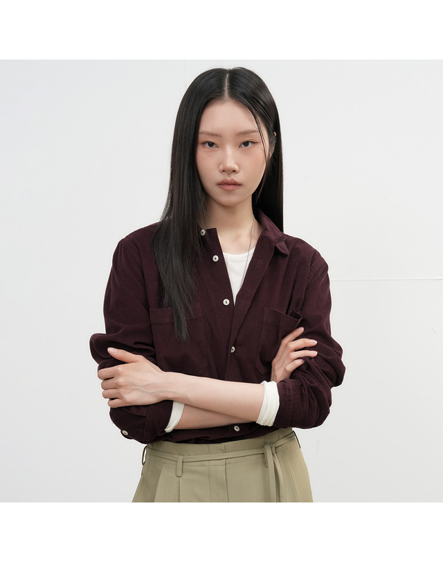 제너럴아이디어 제너럴 아이디어 UNISEX 슬림핏 코듀로이 오픈카라 셔츠 [3COL] / SBE3U03006-WOMAN 착용컷
