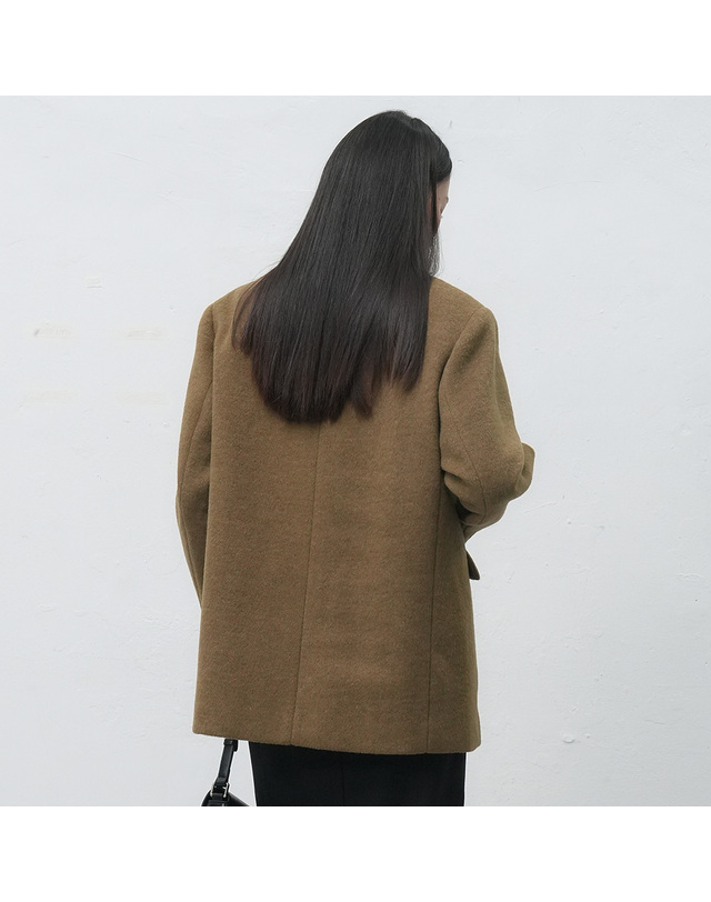 제너럴아이디어 제너럴 아이디어 WOMAN 헤어리 퀼팅 자켓 [KHAKI BEIGE] / WBE4L09528 착용컷