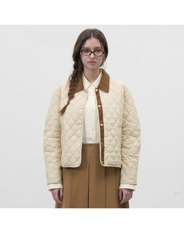 제너럴아이디어 제너럴 아이디어 WOMAN 코듀로이 카라 경량 패디드 자켓 [BEIGE] / WBE3L07517 착용컷