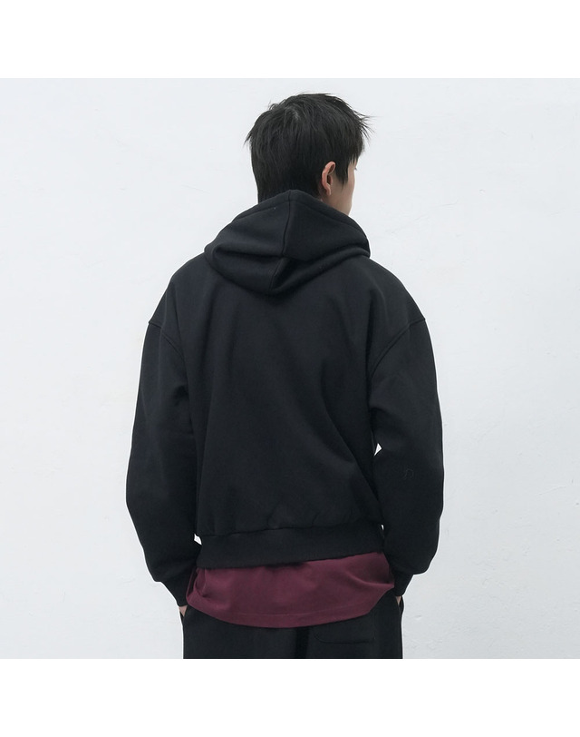 제너럴아이디어 제너럴 아이디어 UNISEX 스티치 브이넥 스웻 후드티 [BLACK] / SBE4U51013-MAN 착용컷