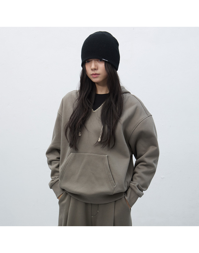 제너럴아이디어 제너럴 아이디어 UNISEX 스티치 브이넥 스웻 후드티 [GREY] / SBE4U51013-WOMAN 착용컷