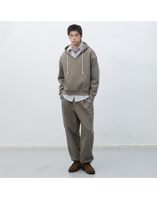 제너럴아이디어 제너럴 아이디어 UNISEX 스티치 스웻 후드 세트 [3COL] / SBE4U51013SET-MAN 착용컷