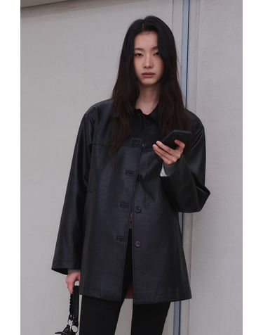 WOMAN 루즈핏 페이크 레더 하프 자켓 [BLACK] / GF7LJK506