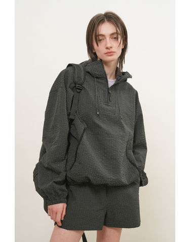 UNISEX 시어서커 체크 후드 아노락 [BLACK] / GF1UJK009-WOMAN