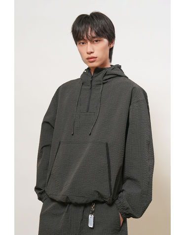UNISEX 시어서커 체크 후드 아노락 [BLACK] / GF1UJK009-MAN