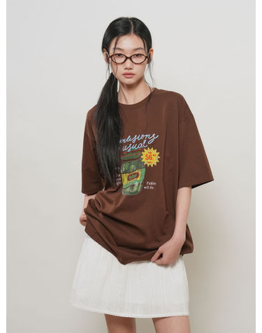 UNISEX 피클 그래픽 반팔 티셔츠 [DARK BRWON] / GF2UTS014-WOMAN