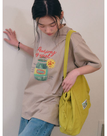UNISEX 피클 그래픽 반팔 티셔츠 [SAND] / GF2UTS014-WOMAN