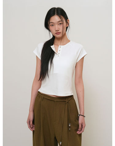 WOMAN 스냅 헨리넥 티셔츠 [WHITE] / GF2LTS528