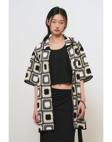 UNISEX 그래니 스퀘어 하프 가디건 [BLACK] / GF2UKC019 - WOMAN