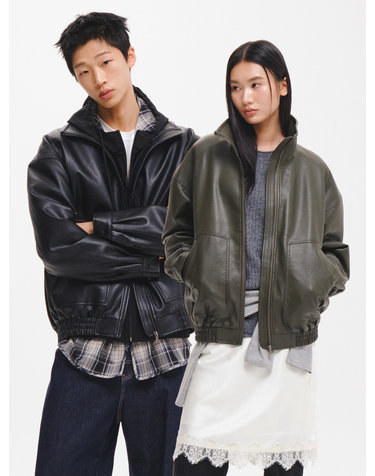 UNISEX 볼륨 블루종 하이넥 페이크 레더 점퍼 [2COL] / GF3UJP006