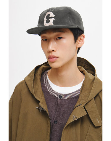 UNISEX GNRL 이니셜 로고 코튼 캡 [CHARCOAL] / GF3UCP001