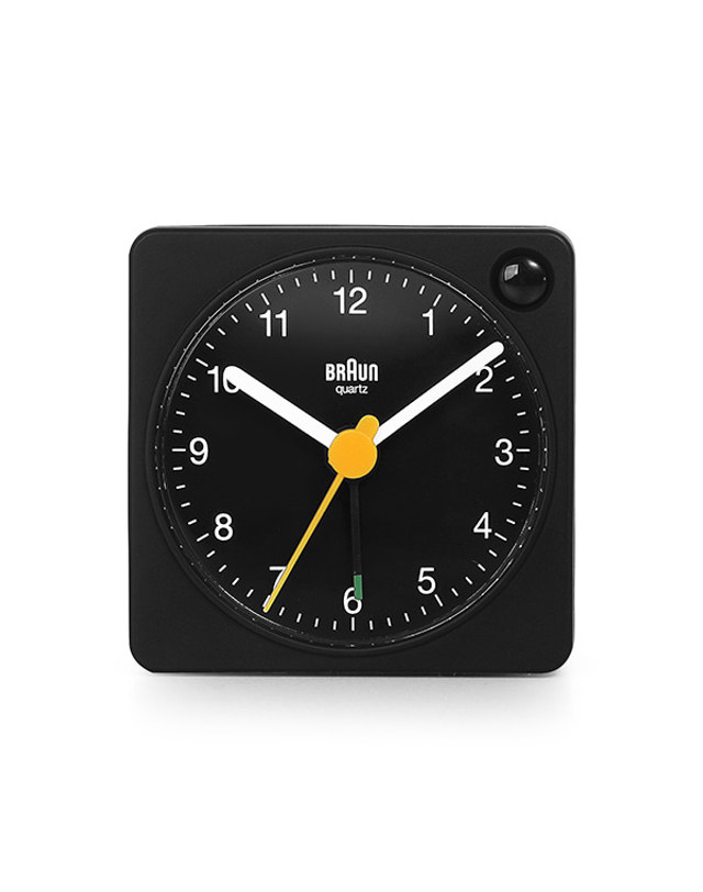 브라운 BRAUN BC02XB 클래식 트래블 크레센도 알람 저소음 공용 탁상시계 착용컷