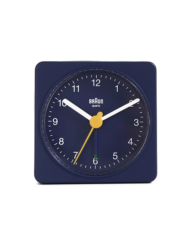 브라운 BRAUN BC02BL 클래식 트래블 크레센도 알람 저소음 공용 탁상시계 착용컷