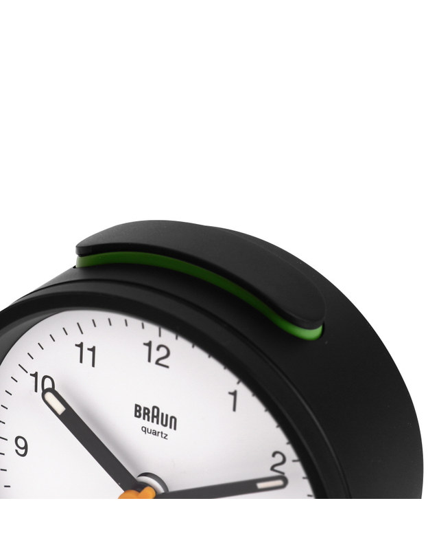 브라운 BRAUN BC12BW 클래식 크레센도 알람 저소음 공용 탁상시계 착용컷
