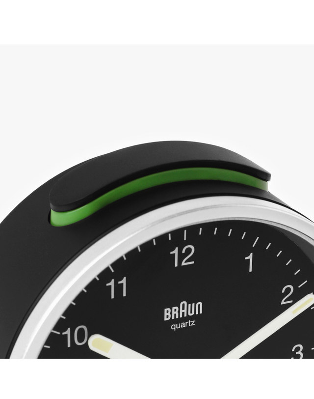 브라운 BRAUN BC12SB 클래식 크레센도 알람 저소음 공용 탁상시계 착용컷